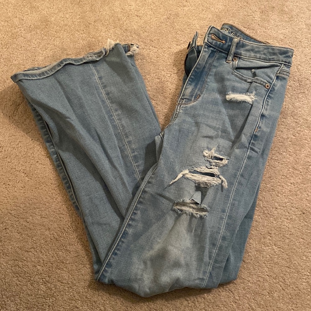 flare bottom American eagle ripped jeans!